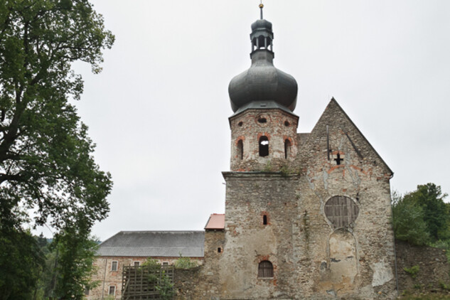klášter Pivoň 2